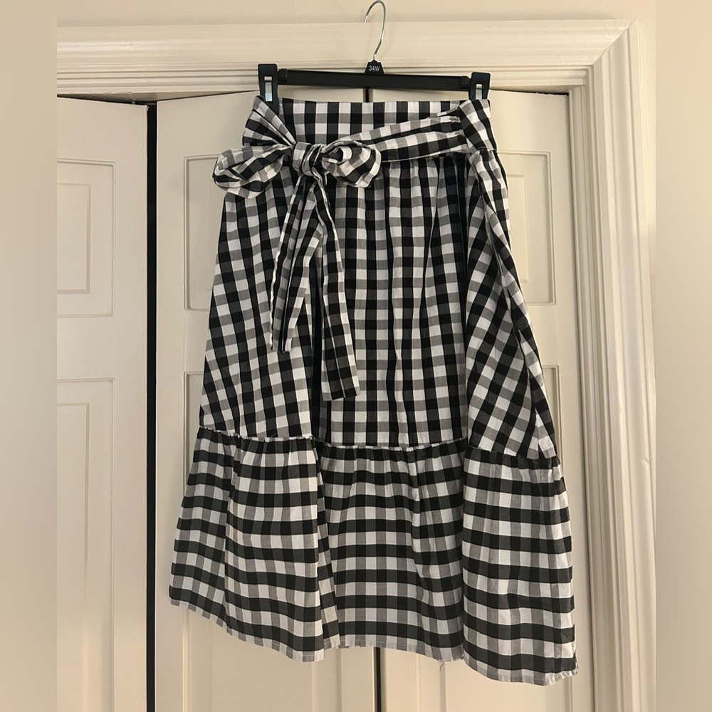 J. Crew midi bow skirt in gingham! Women’s size 10